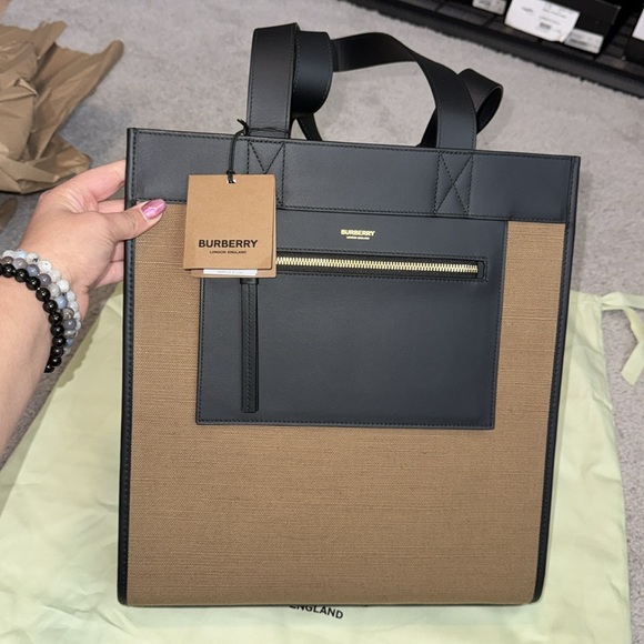 Burberry Camel Tote Bag! - Picture 1 of 6
